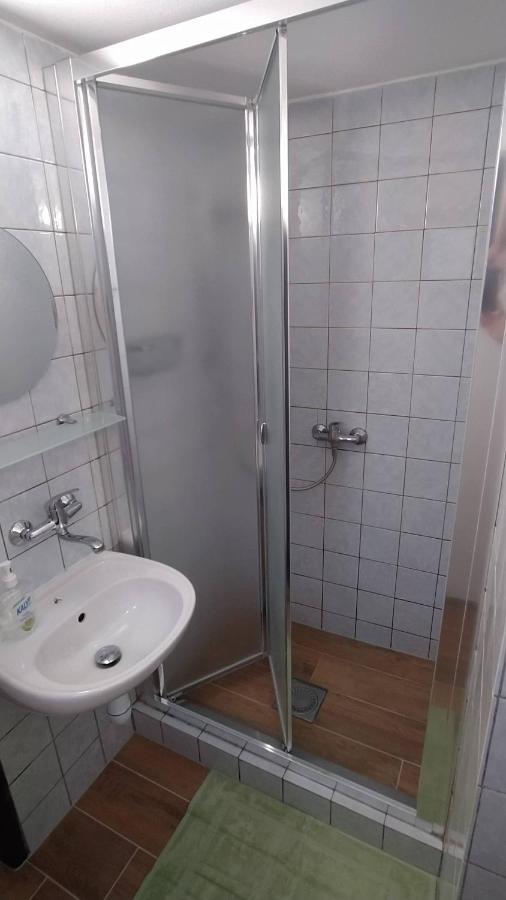 Cyklo Ubytovani A Vinny Sklep Zadovice Exterior photo